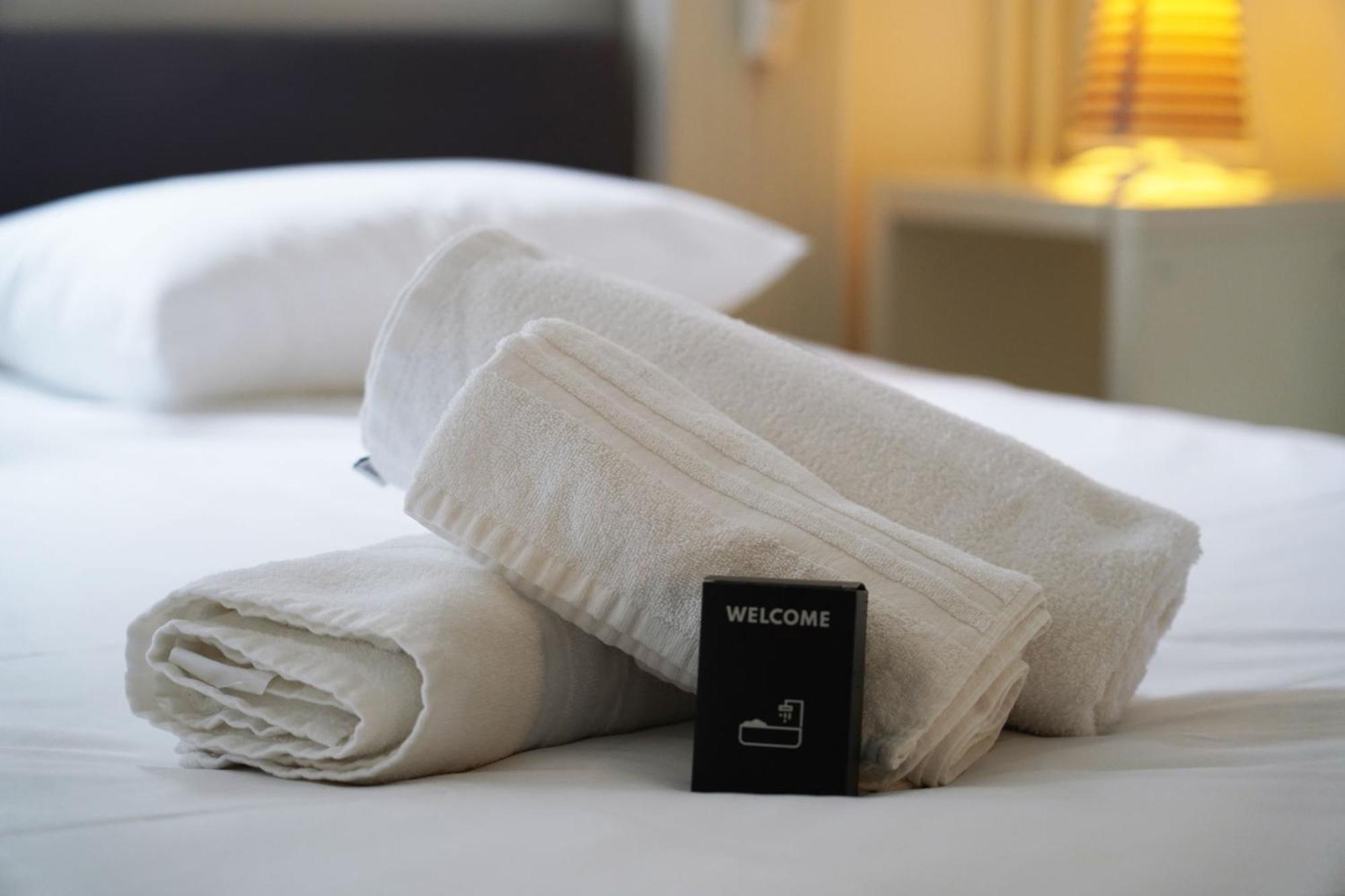 Le Beau Hugo Apartment Mainvilliers  ภายนอก รูปภาพ