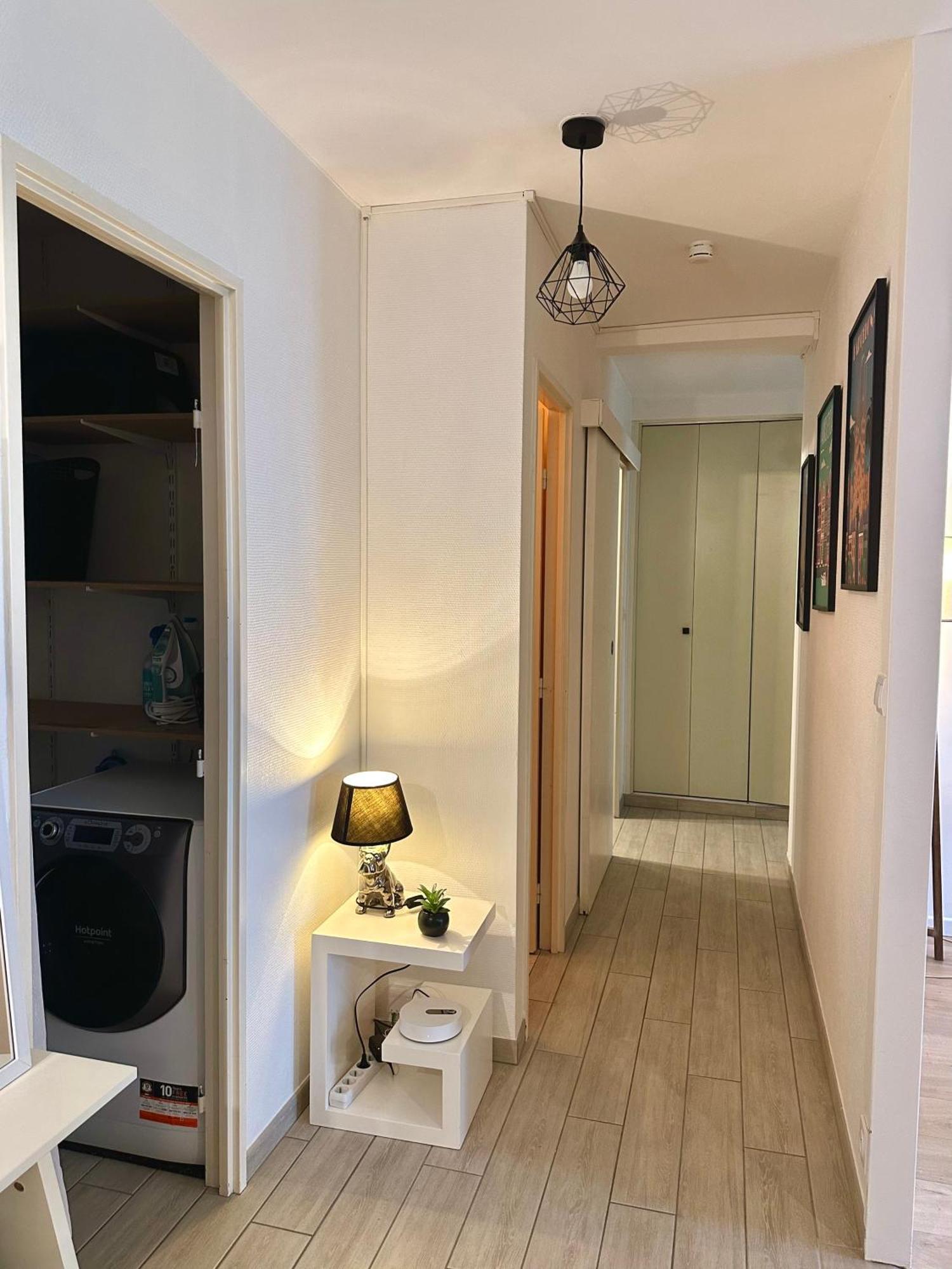 Le Beau Hugo Apartment Mainvilliers  ภายนอก รูปภาพ