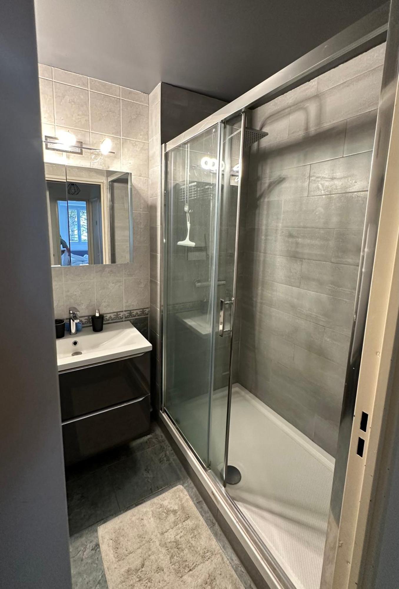 Le Beau Hugo Apartment Mainvilliers  ภายนอก รูปภาพ